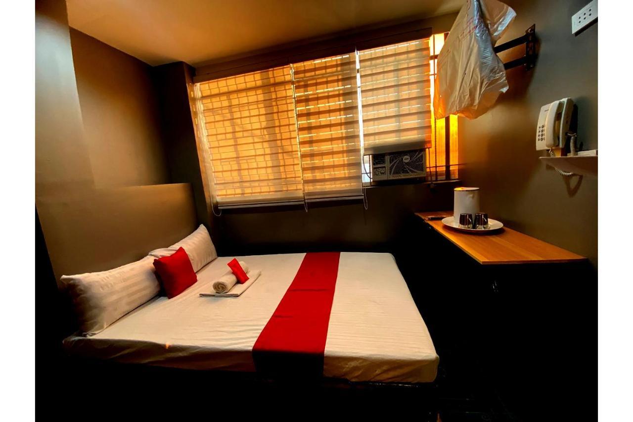 Oyo 104 Manila Venetian Hotel エクステリア 写真